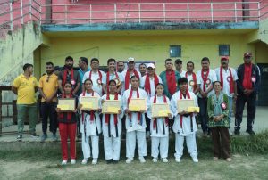 Read more about the article सुदूरपश्चिम कराँते महासङ्घबाट पदक विजेता खेलाडी सम्मानित