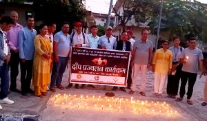 Read more about the article ‘जेन जी’ शहीदहरूको सम्झनामा धनगढीमा दीप प्रज्वलन