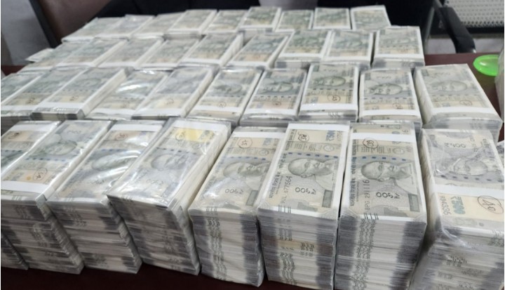 You are currently viewing कञ्चनपुरमा एक सय ४७ वटा नक्कली नोटसहित पाँच जना पक्राउ