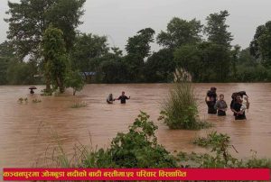 Read more about the article कञ्चनपुरमा जोगबुडा नदीको बाढी बस्तीमा,५२ परिवार विस्थापित