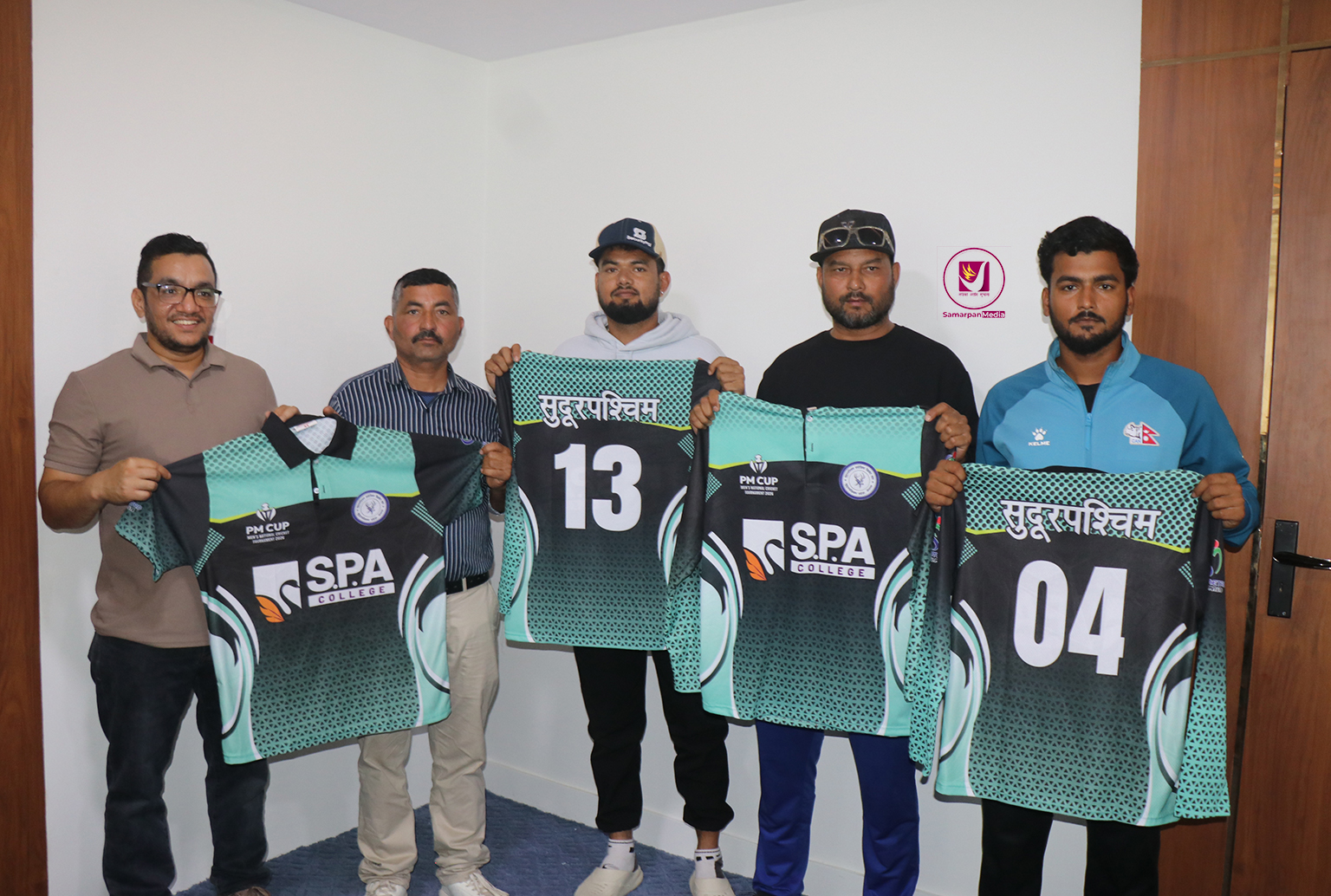 Read more about the article पिएम कप खेल्ने सुदूरपश्चिम क्रिकेट टोलीको जर्सी सार्वजनिक
